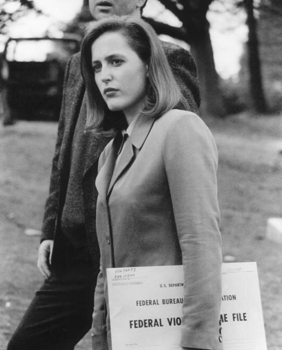 Gillian Anderson pic loading...