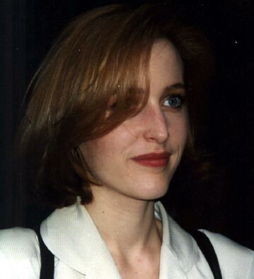 Gillian Anderson pic loading...