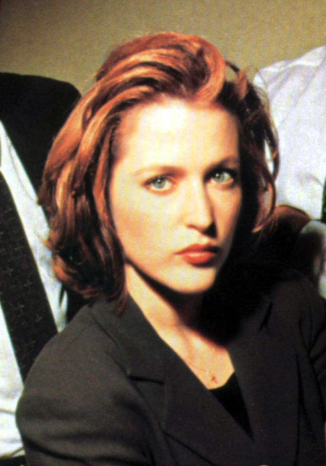 Gillian Anderson pic loading...