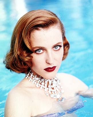 Gillian Anderson pic loading...