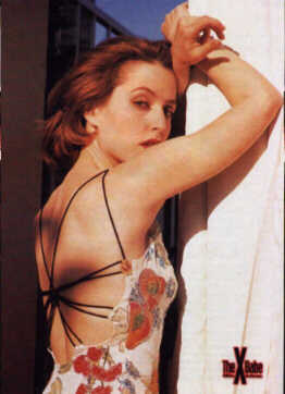 Gillian Anderson pic loading...
