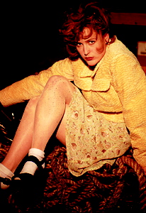 Gillian Anderson pic loading...
