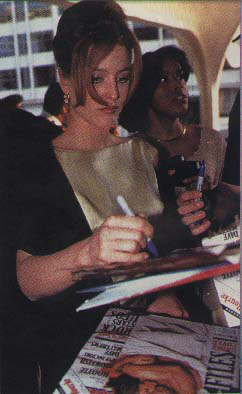 Gillian Anderson pic loading...