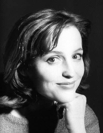 Gillian Anderson pic loading...