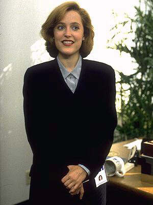 Gillian Anderson pic loading...