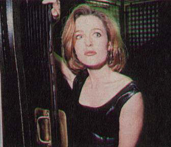 Gillian Anderson pic loading...