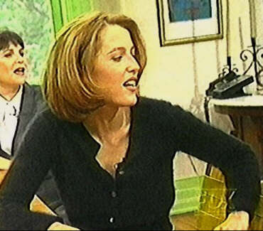 Gillian Anderson pic loading...
