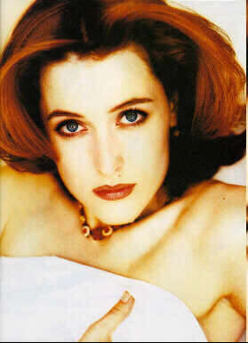Gillian Anderson pic loading...