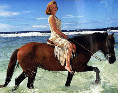 Gillian Anderson pic loading...