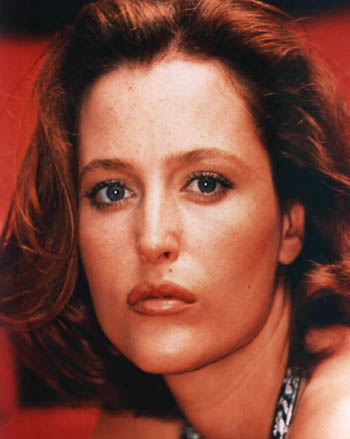 Gillian Anderson pic loading...
