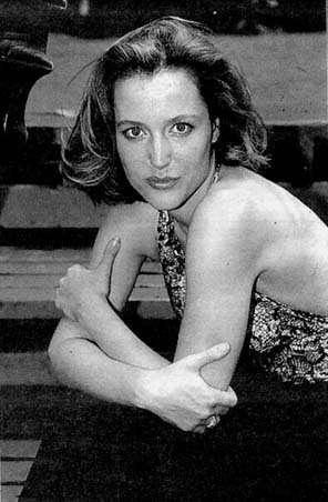 Gillian Anderson pic loading...