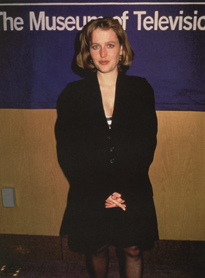 Gillian Anderson pic loading...