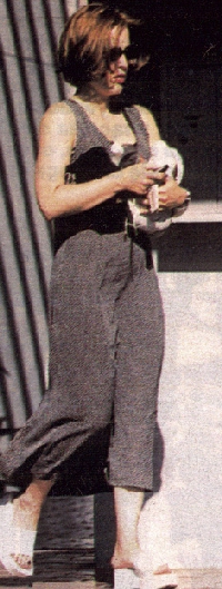 Gillian Anderson pic loading...