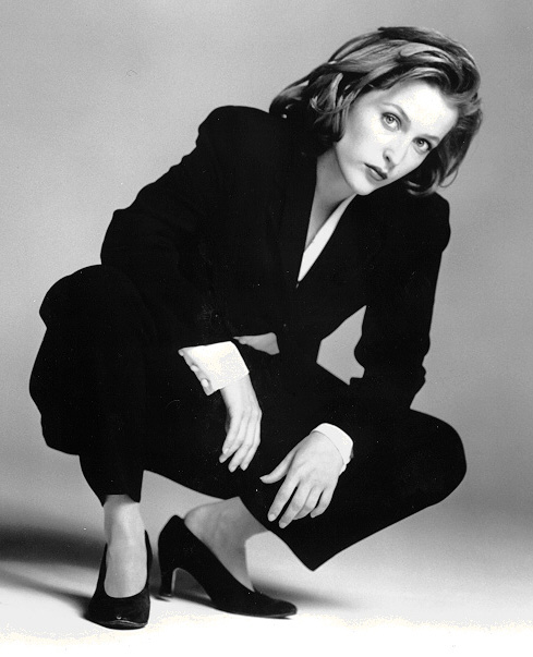 Gillian Anderson pic loading...