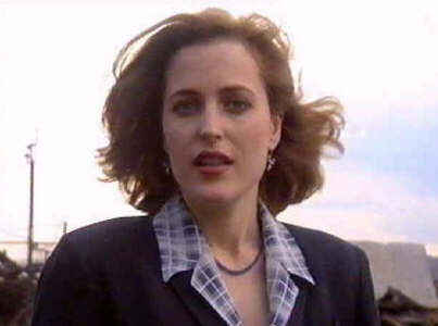 Gillian Anderson pic loading...