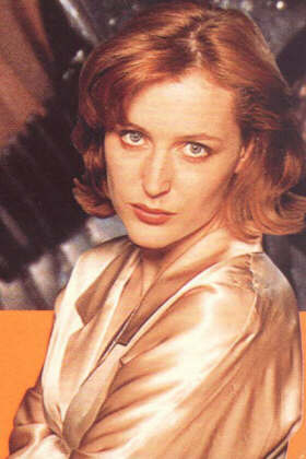 Gillian Anderson pic loading...