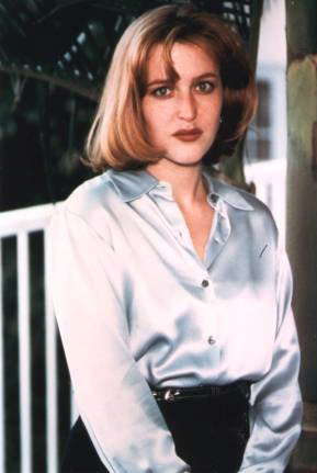 Gillian Anderson pic loading...