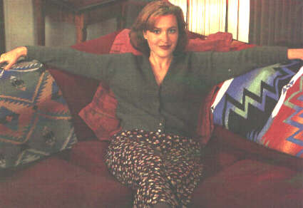 Gillian Anderson pic loading...