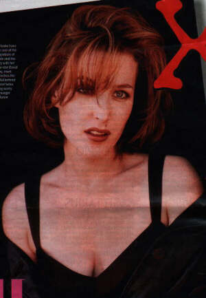 Gillian Anderson pic loading...