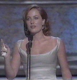Gillian Anderson pic loading...
