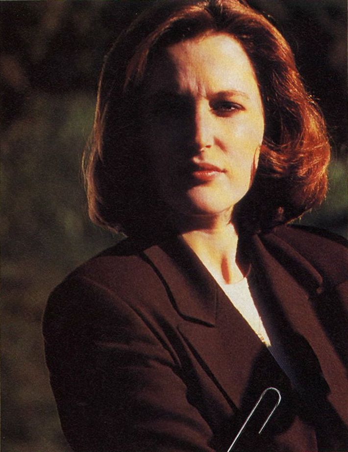 Gillian Anderson pic loading...