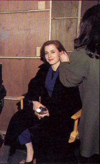 Gillian Anderson pic loading...