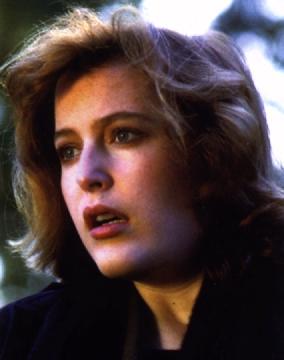 Gillian Anderson pic loading...