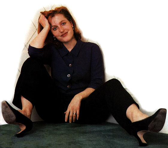 Gillian Anderson pic loading...