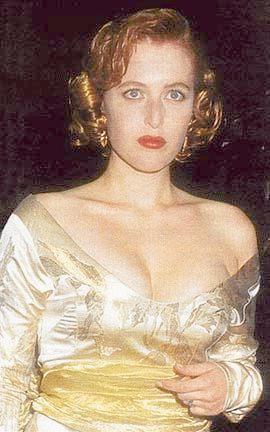 Gillian Anderson pic loading...