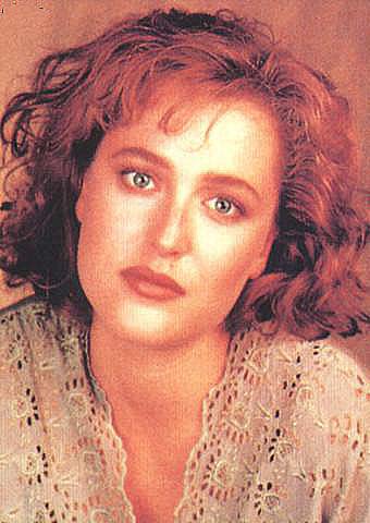 Gillian Anderson pic loading...