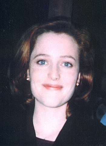 Gillian Anderson pic loading...