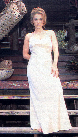 Gillian Anderson pic loading...