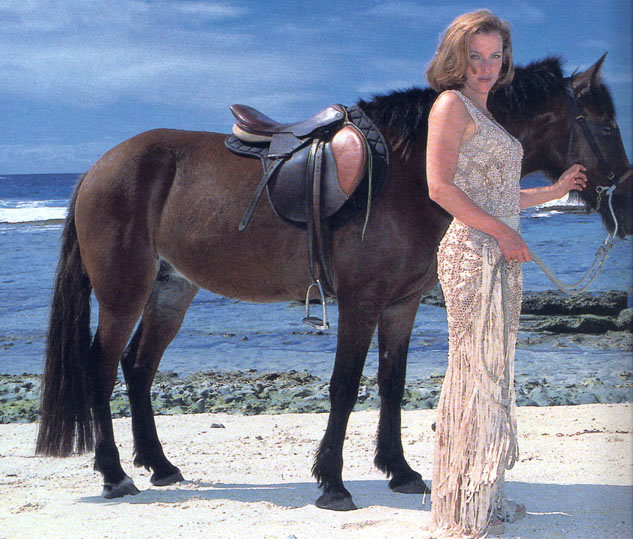 Gillian Anderson pic loading...