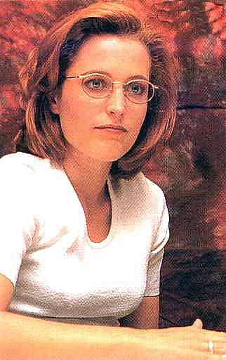 Gillian Anderson pic loading...