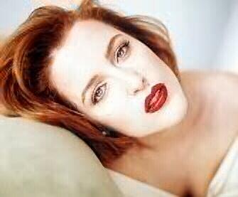 Gillian Anderson pic loading...
