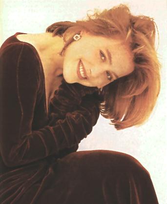 Gillian Anderson pic loading...