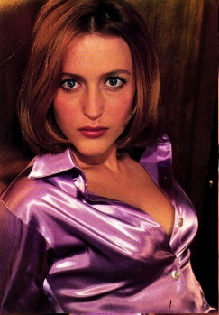 Gillian Anderson pic loading...