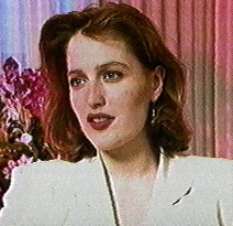Gillian Anderson pic loading...