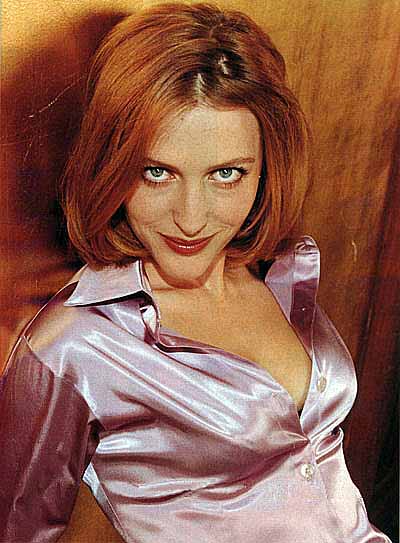 Gillian Anderson pic loading...