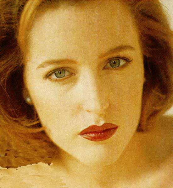 Gillian Anderson pic loading...