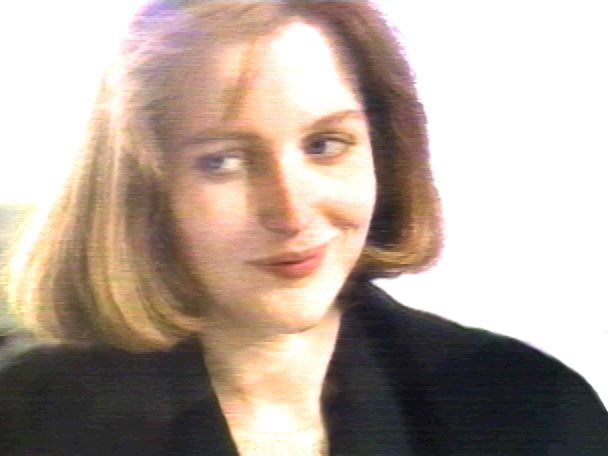 Gillian Anderson pic loading...