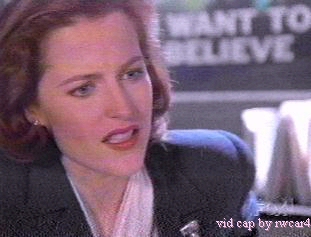 Gillian Anderson pic loading...