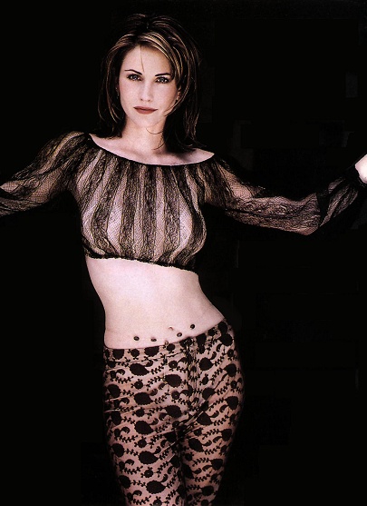 Courteney Cox pic loading...