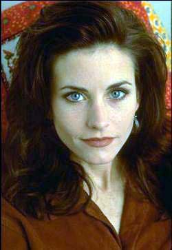 Courteney Cox pic loading...