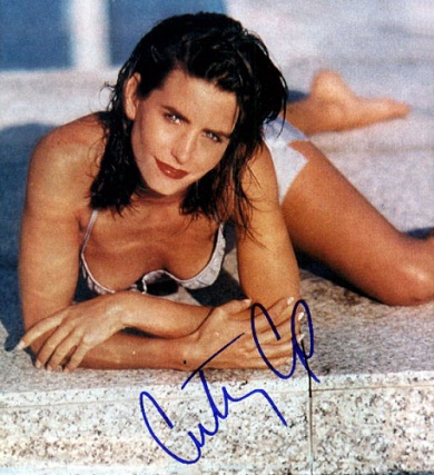 Courteney Cox pic loading...