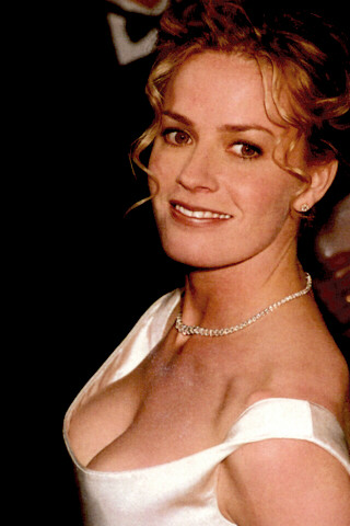 Elisabeth Shue pic loading...