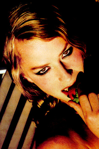 Elisabeth Shue pic loading...