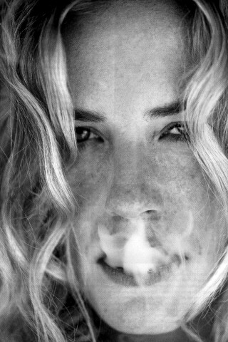 Elisabeth Shue pic loading...