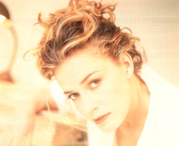 Elisabeth Shue pic loading...
