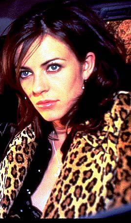 Elizabeth Hurley pic loading...
